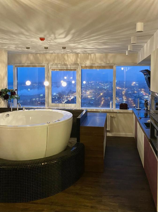 Sky Flat Jacuzzi 27 Floor Apartment Klaipeda Luaran gambar