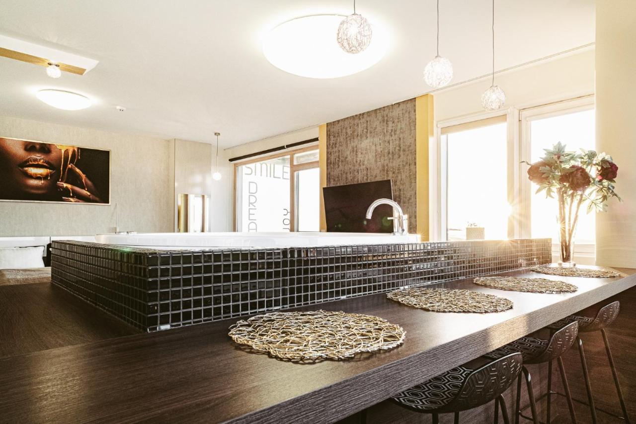 Sky Flat Jacuzzi 27 Floor Apartment Klaipeda Luaran gambar