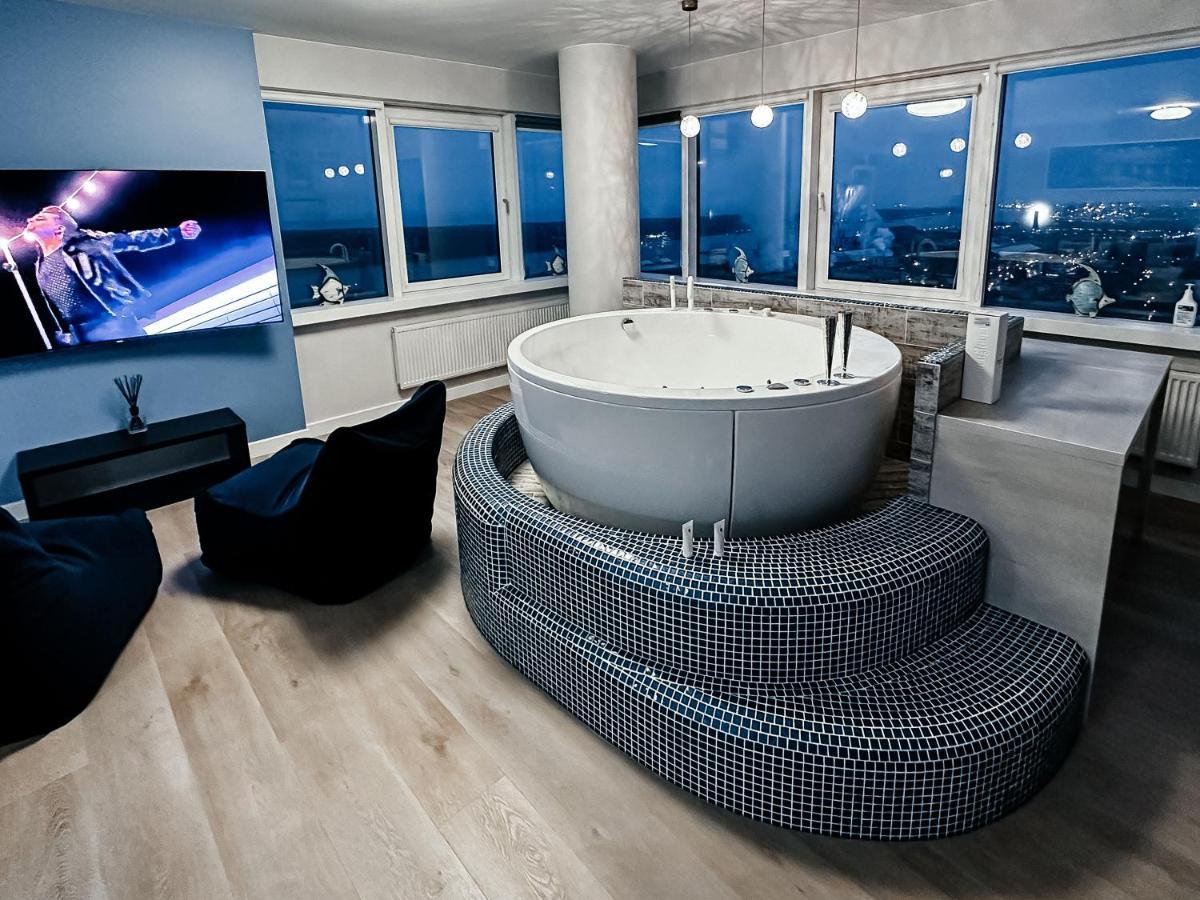 Sky Flat Jacuzzi 27 Floor Apartment Klaipeda Luaran gambar