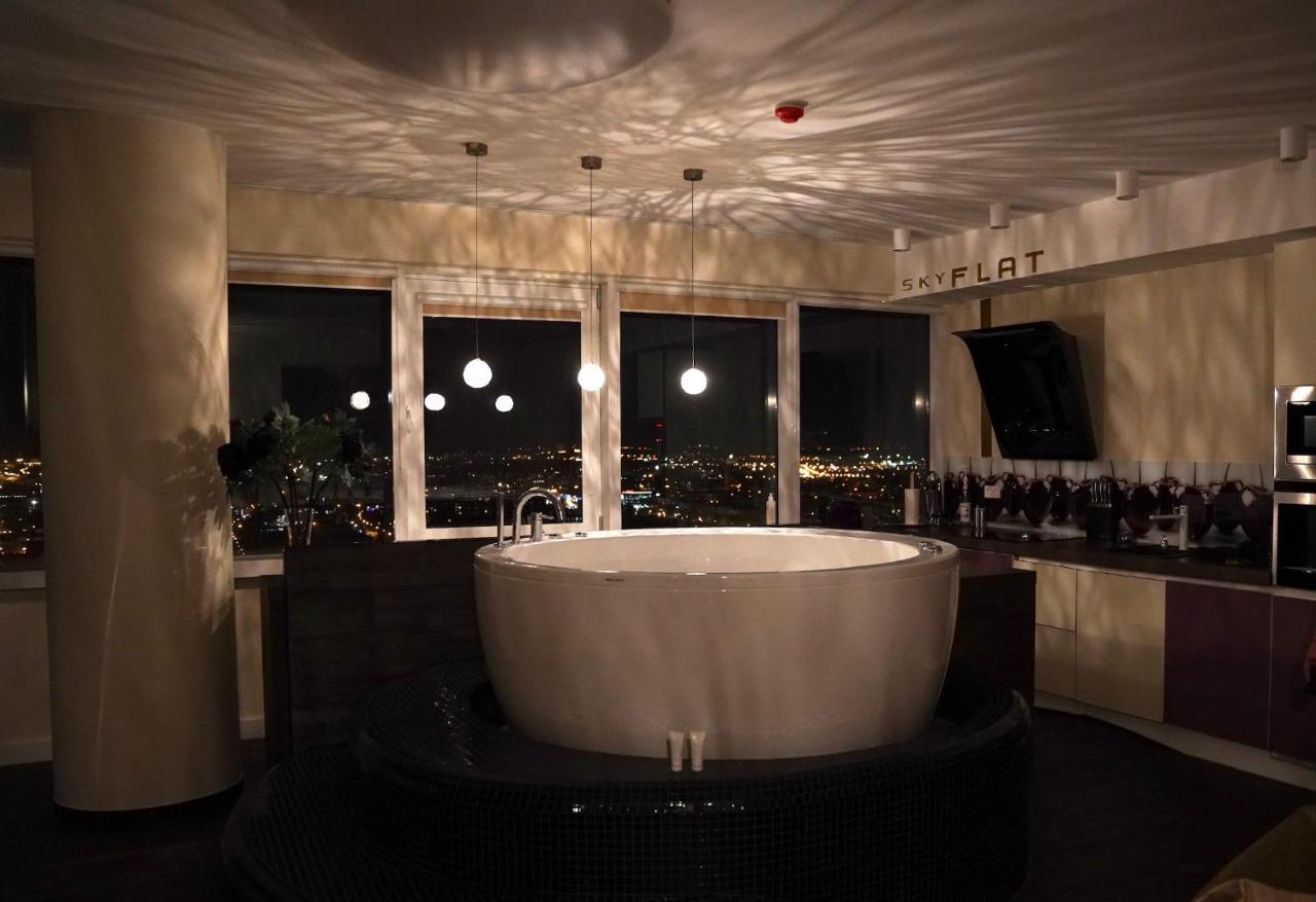 Sky Flat Jacuzzi 27 Floor Apartment Klaipeda Luaran gambar